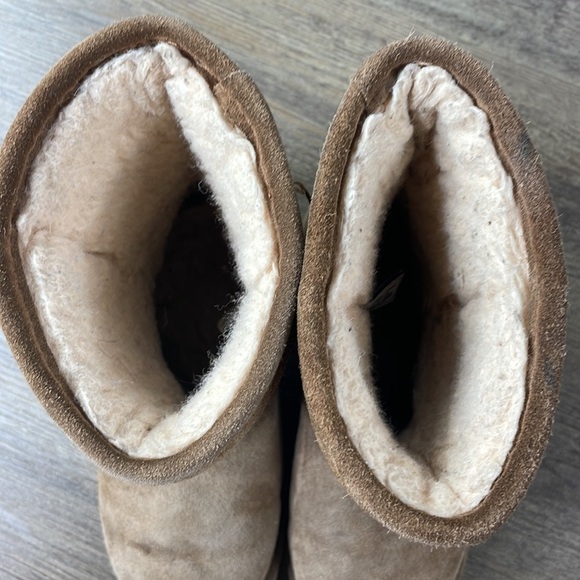 BearPaw Girls Emma Short Sheepskin Suede Sherpa Lined Boots, size Big Girls 3 - Picture 8 of 10